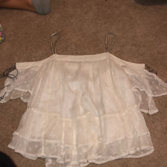 white loose detailed with tassel on sleeve - Picture 1 of 2